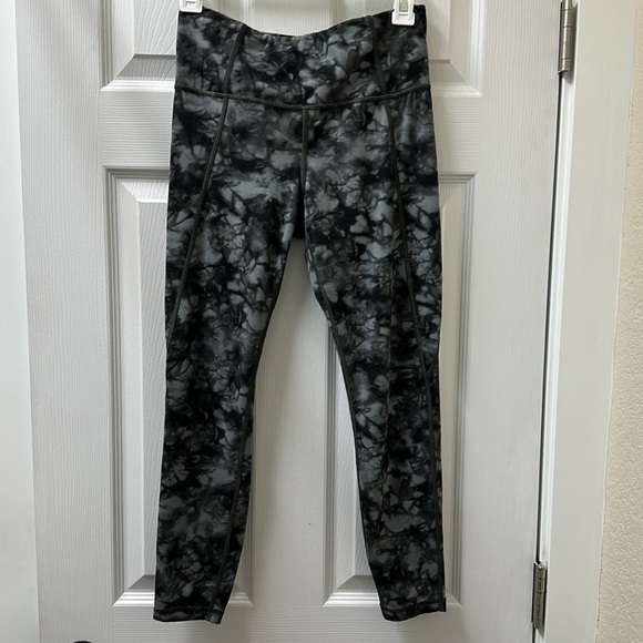 Athleta Powervita Tie-Dyed Salutation Leggings - Picture 3 of 12